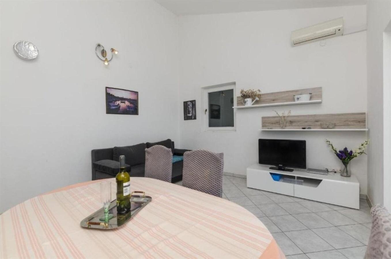 Apartments Mil - 80M From The Sea Sevid Exteriér fotografie